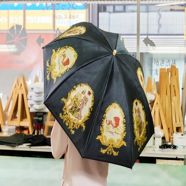 Un travail d'aiguille délicat pour créer une pièce élégante. L'expérience unique de la confection d'un parapluie Tokyo._image