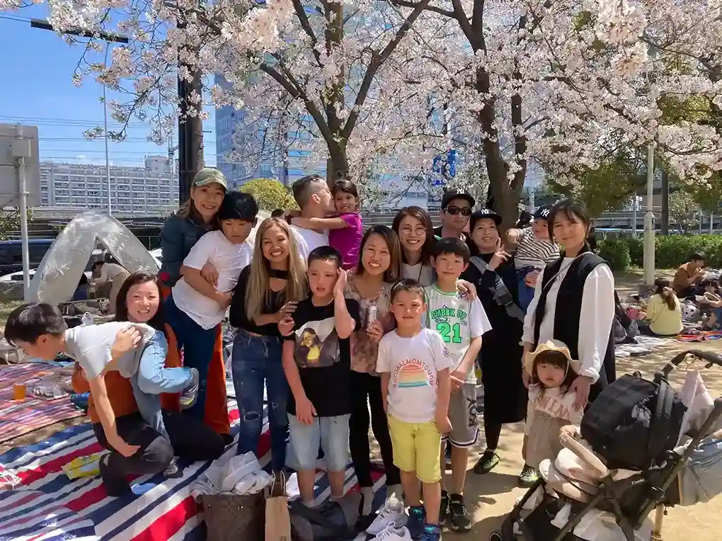 Picnic with Local Families at Yoyogi Park_image