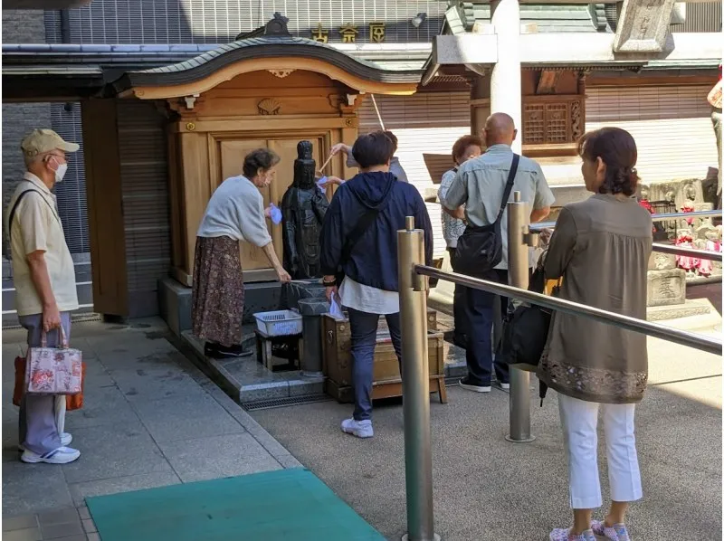 [Tokyo/Sugamo] Washing Kannon to pray for health and stroll through the Japanese garden Rikugien_image