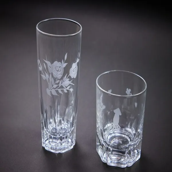 에도 문화를 보존하는 130년 전통의 장인정신. 에도 기리코 조각으로 아름답고 투명한 유리를 장식하는 경험을 해보세요._image