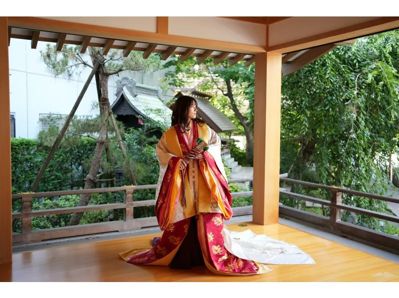 [东京 新宿] <新宿神社十二层和服体验> 每天限两组体验十二层和服（葵或千岁）！免费拍照及摄像！_image