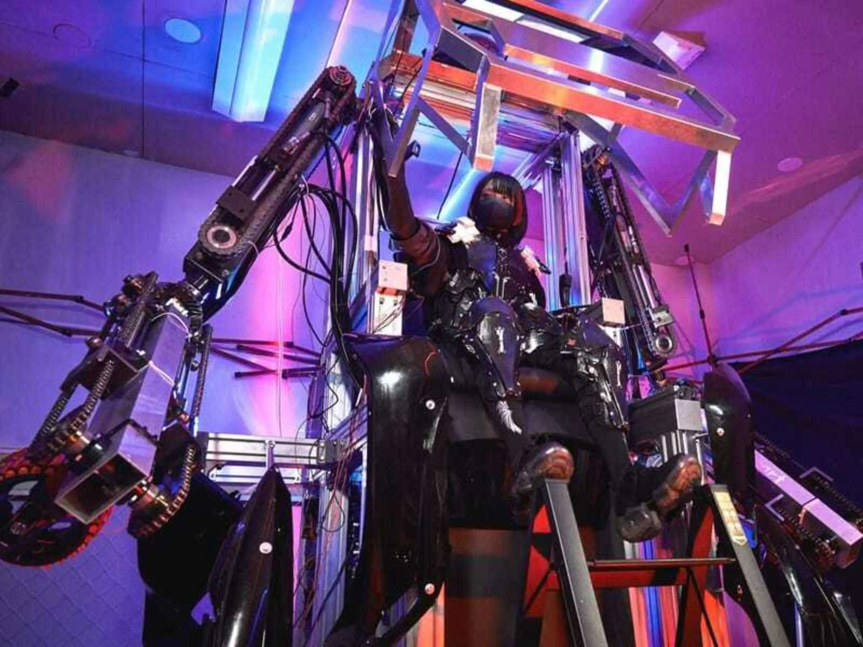 Expérience d'embarquement et de pilotage de robots géants à Tokyo_image